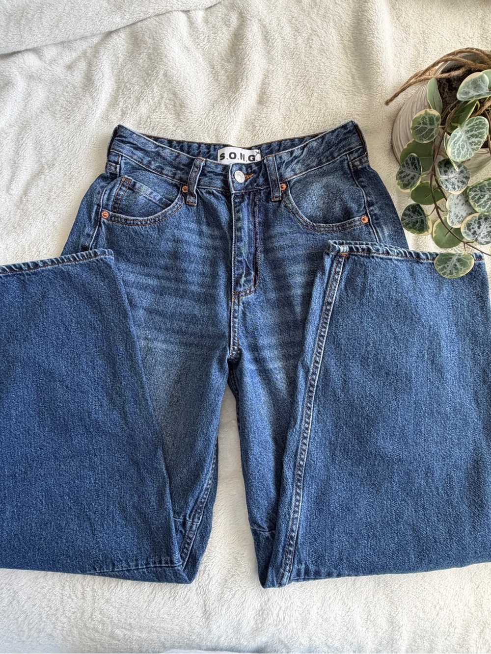 S.O.N.G. High-Rise Barrel Jeans in Medium Blue Size 1/25